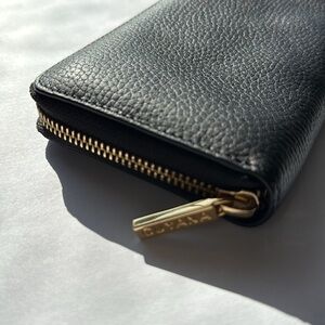 NWOT: Cuyana black pebbled leather wallet